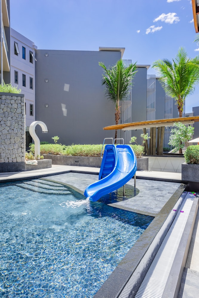 Oceanfront Beach Resort And Spa 27/50