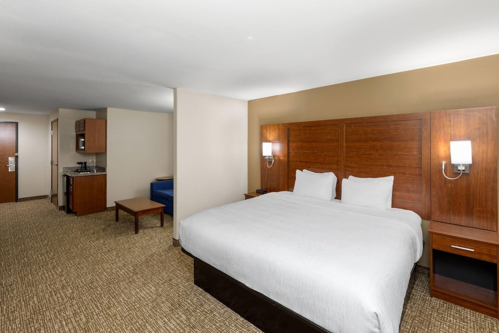 ROOM, KING BED, ACCESSIBLE