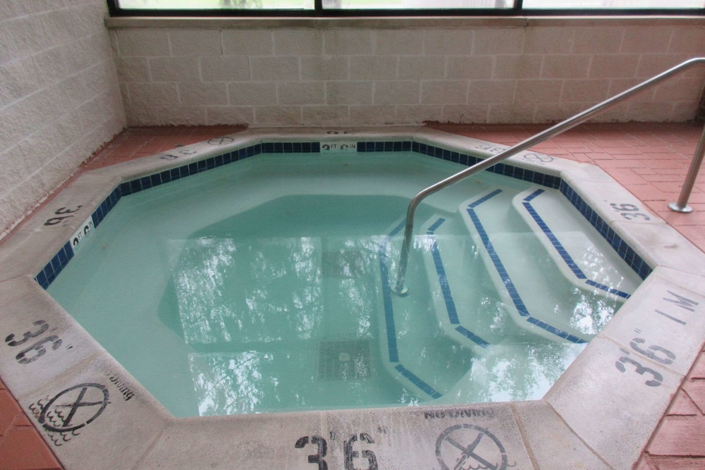 swimming pool spa