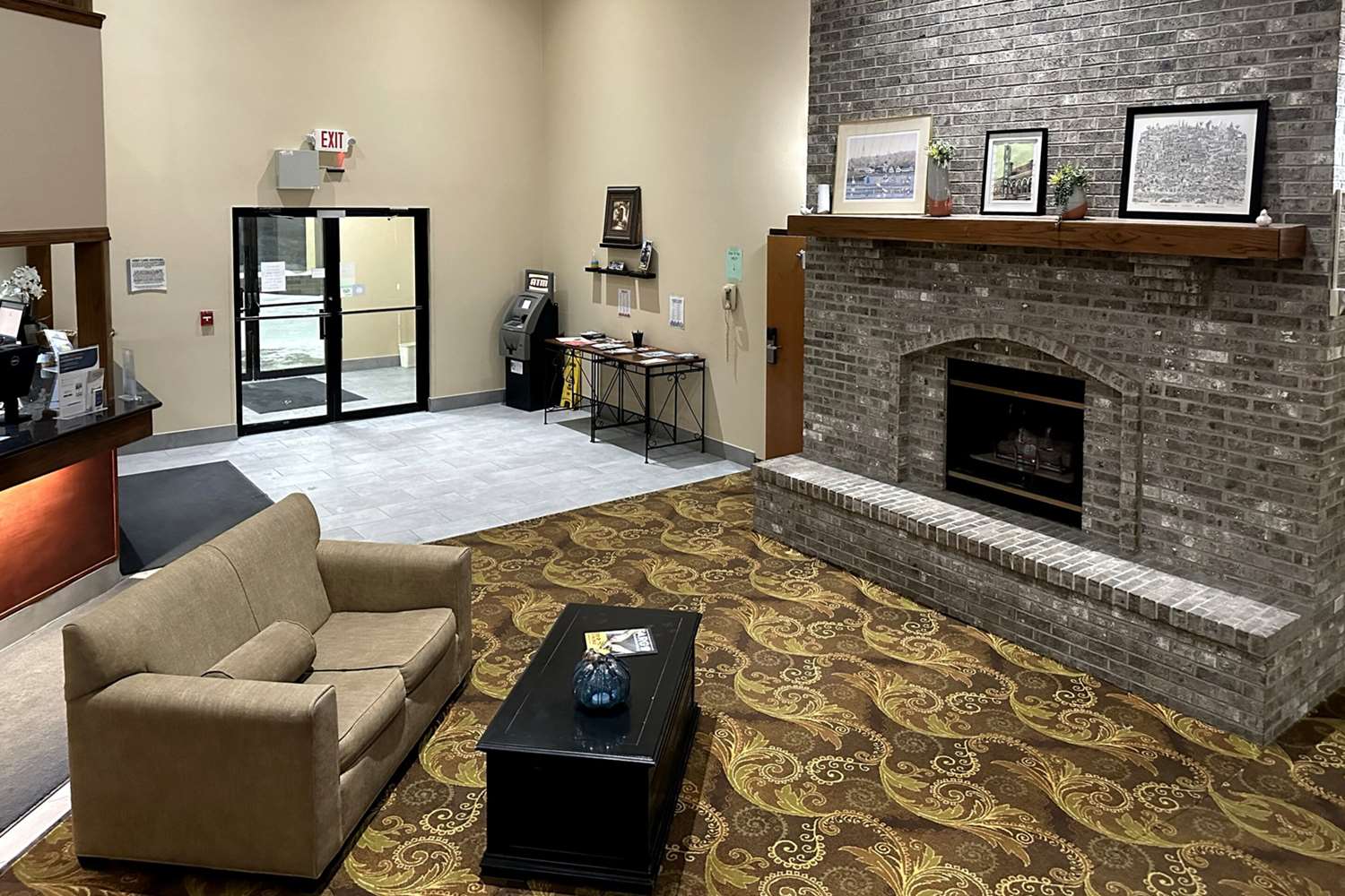 Quality Suites Near West Acres 15/15