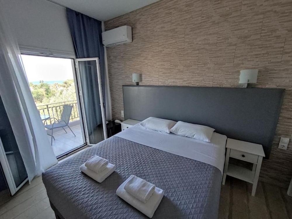 Tina Hotel 14/44