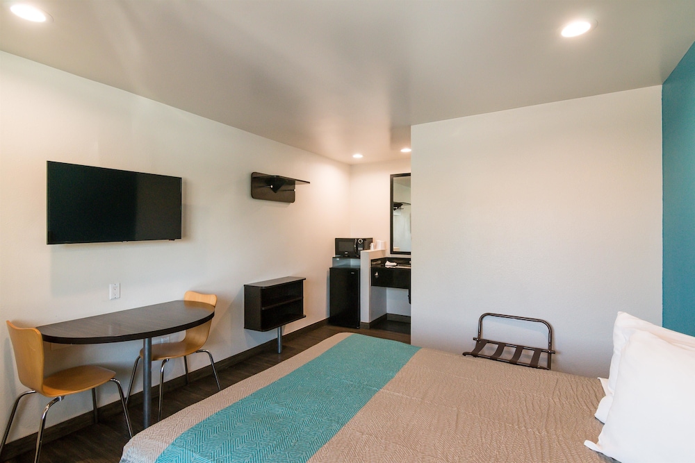 Motel6 South El Monte, CA - Los Angeles 37/44