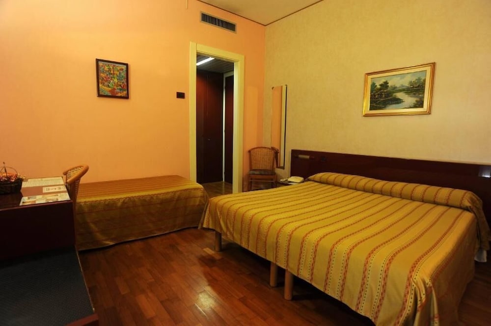 Hotel Master 14/36
