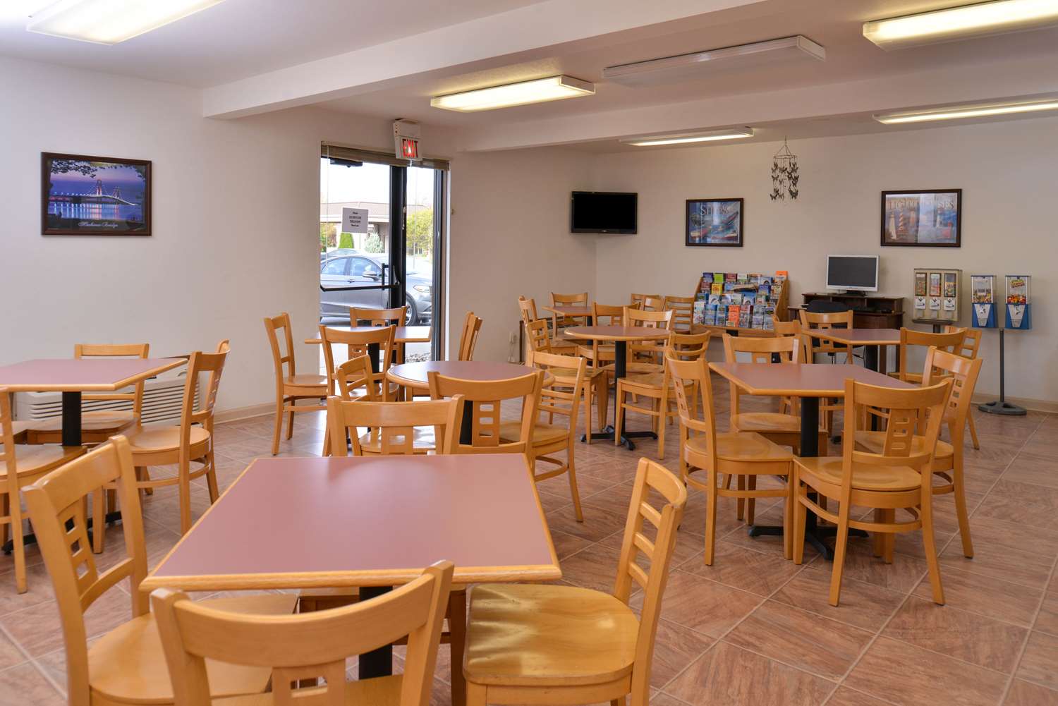 Americas Best Value Inn Birch Run 8/12