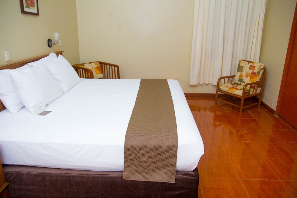 DM Hoteles Mossone Ica 16/29
