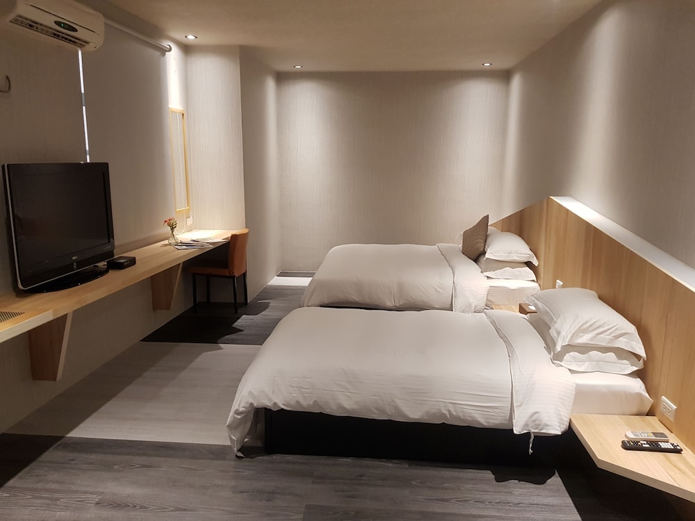 Ashare Hotel 18/61