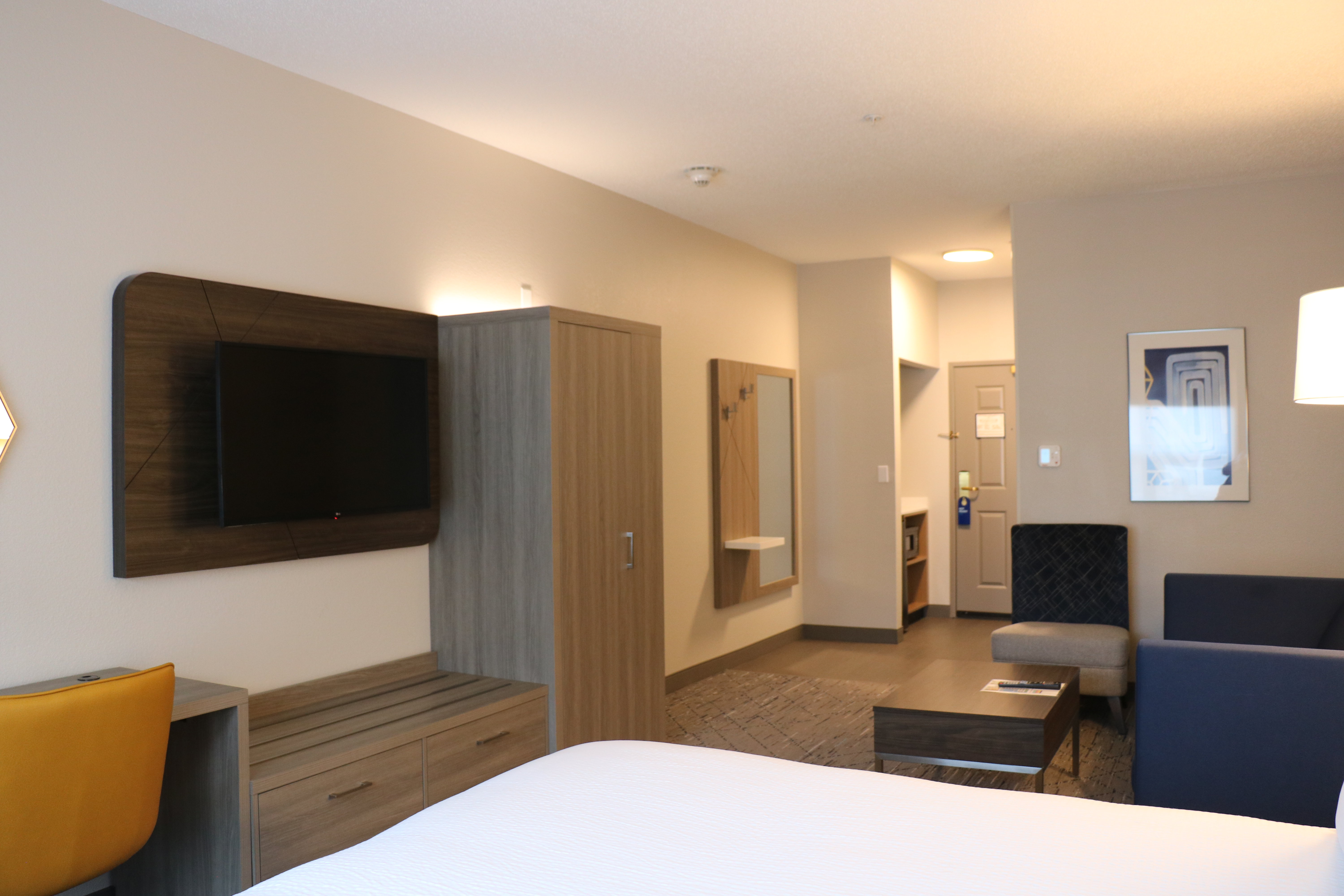 جناح بسرير كينج، Holiday Inn Express & Suites Marquette, an IHG Hotel 3/10