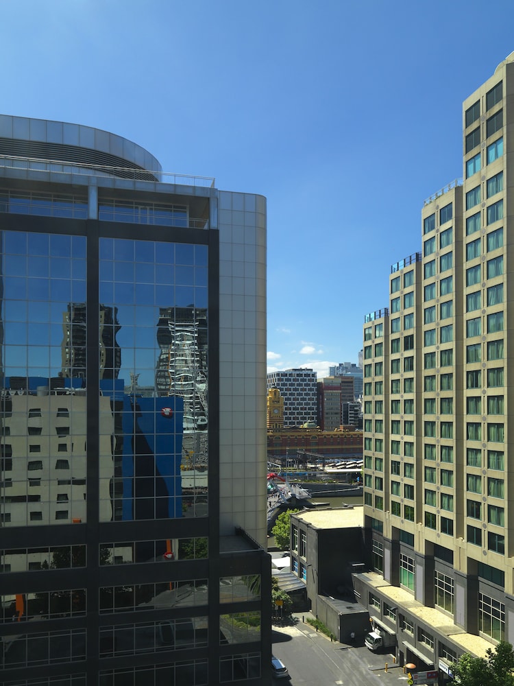 Mercure Melbourne Southbank 2/50
