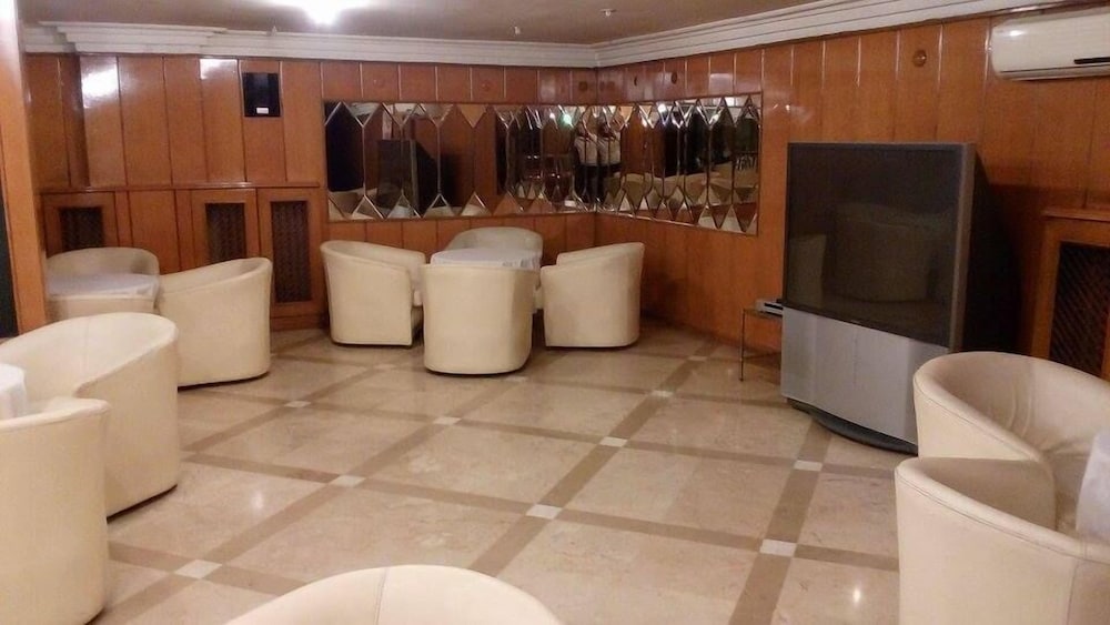 Spor Hotel 28/41