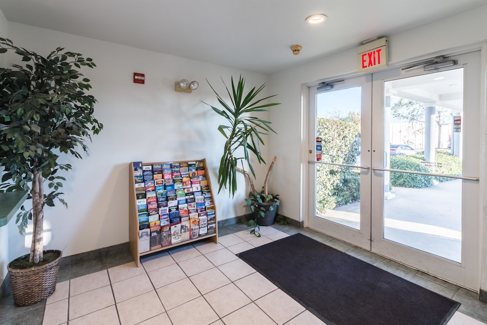 Motel6 Fort Worth, TX - Burleson 11/60