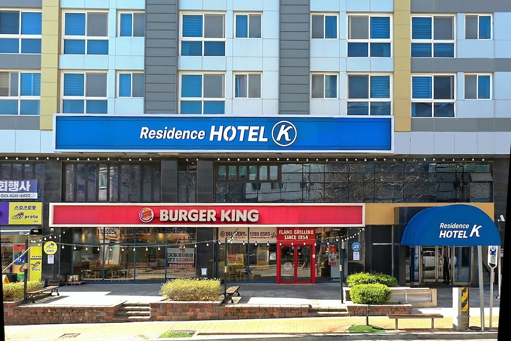 The Prime Hotel 2/50