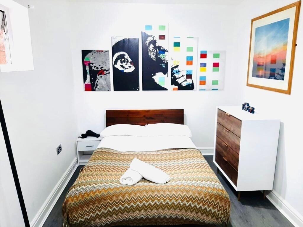 Garden, Flat, Apartment, 1 Single and 2 Double Beds, Kitchen