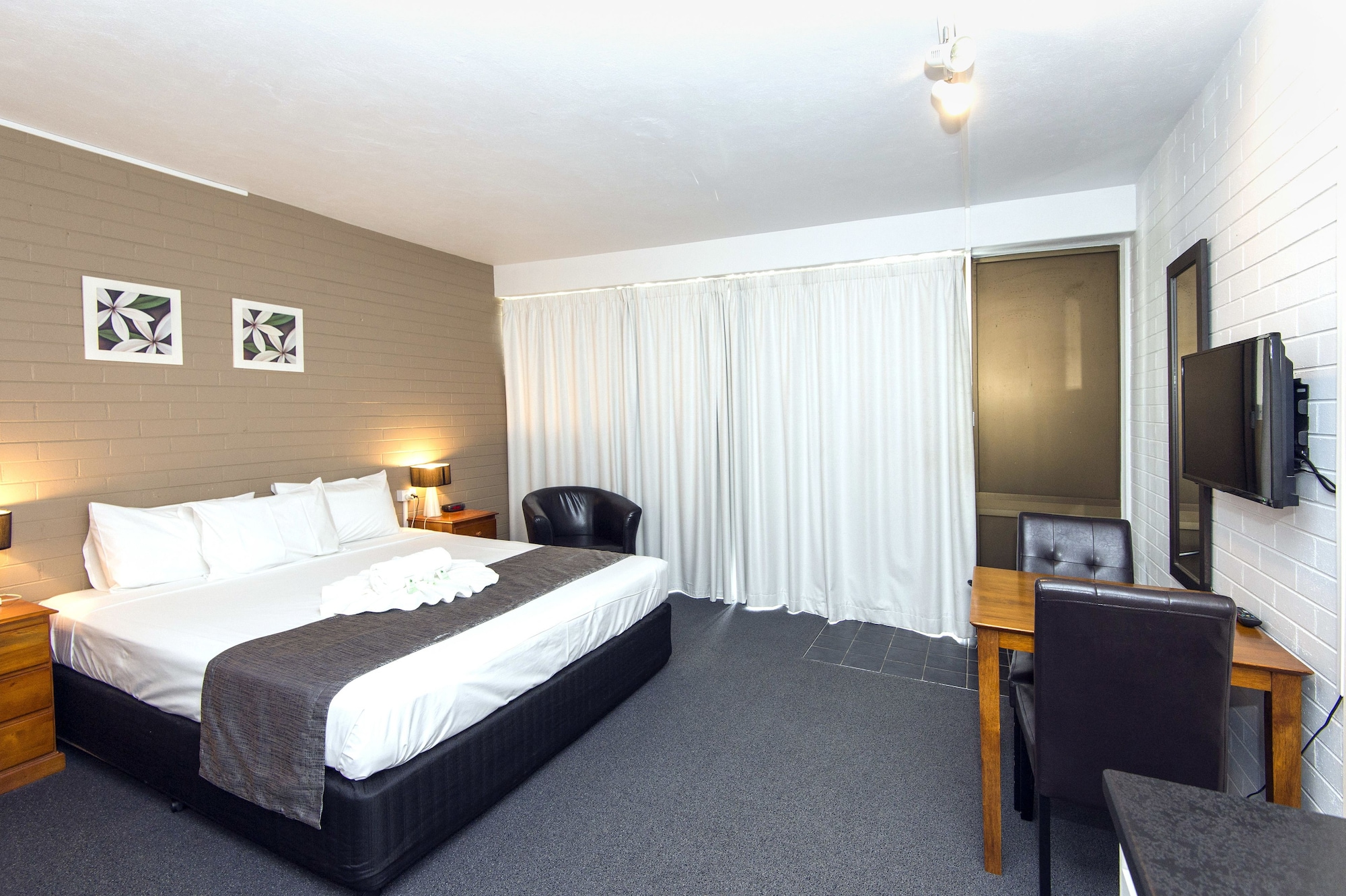 STANDARD, KING BED