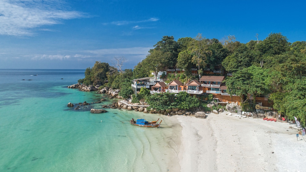Chareena Hill Beach Resort 5/70