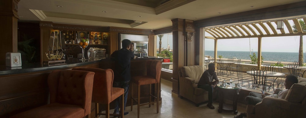فندق البرج (Al-Borg Al-Watheer Serviced apartments) 37/43