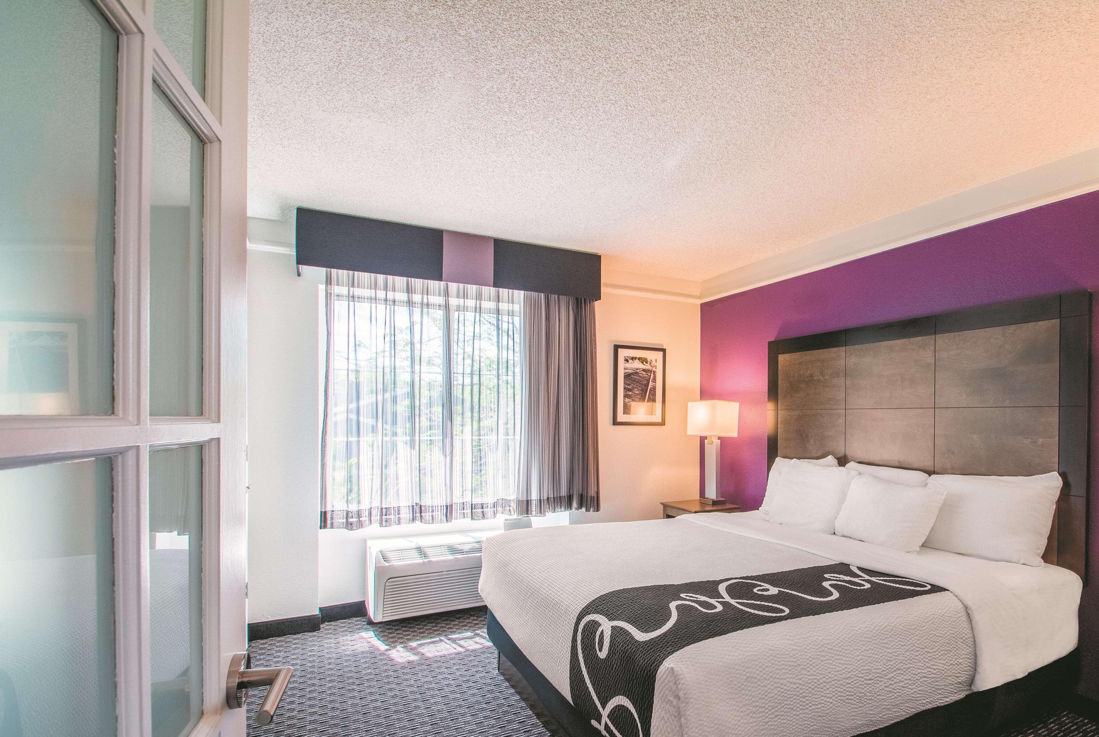 1 Bedroom, Suite, King Bed