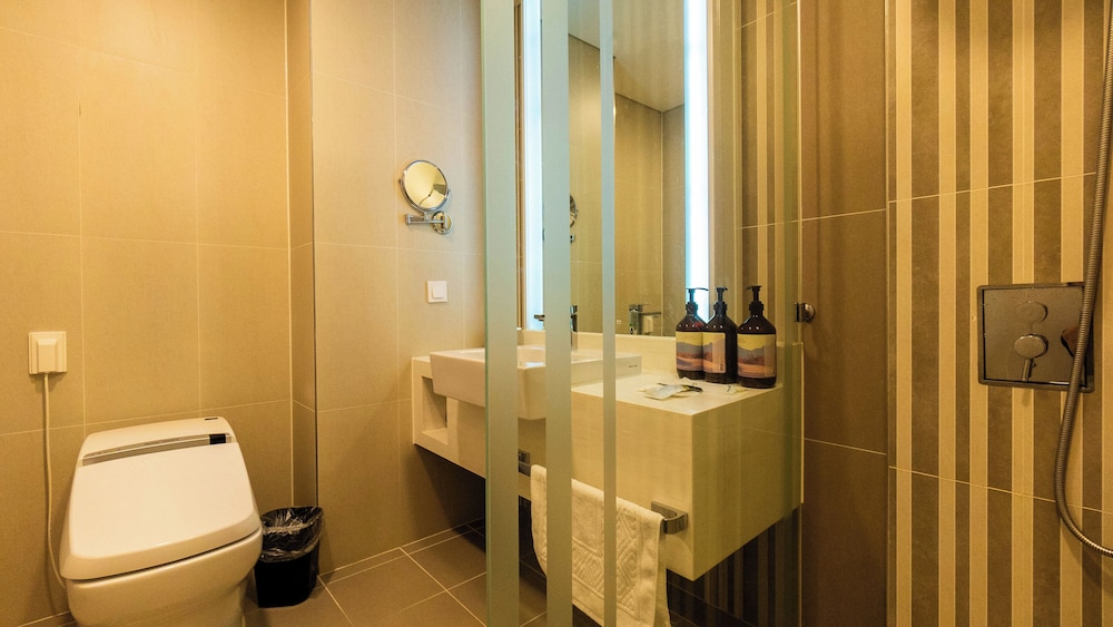 Incheon Airport Global Hotel and Suites 43/44