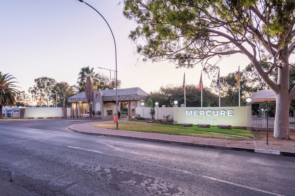 Mercure Hotel Windhoek 40/50