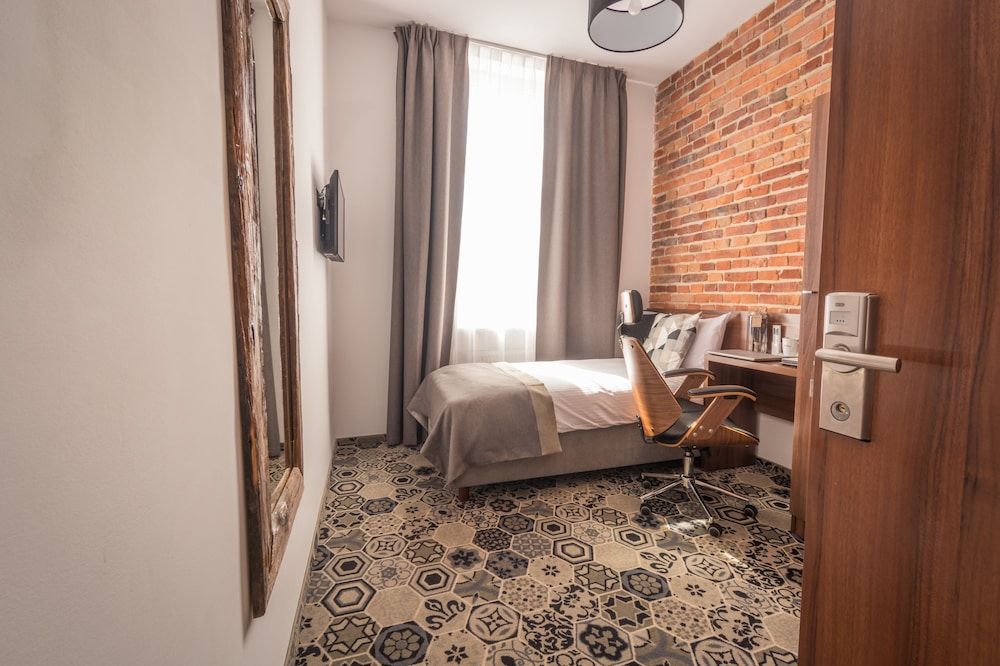 Hotel Lavender 34/67
