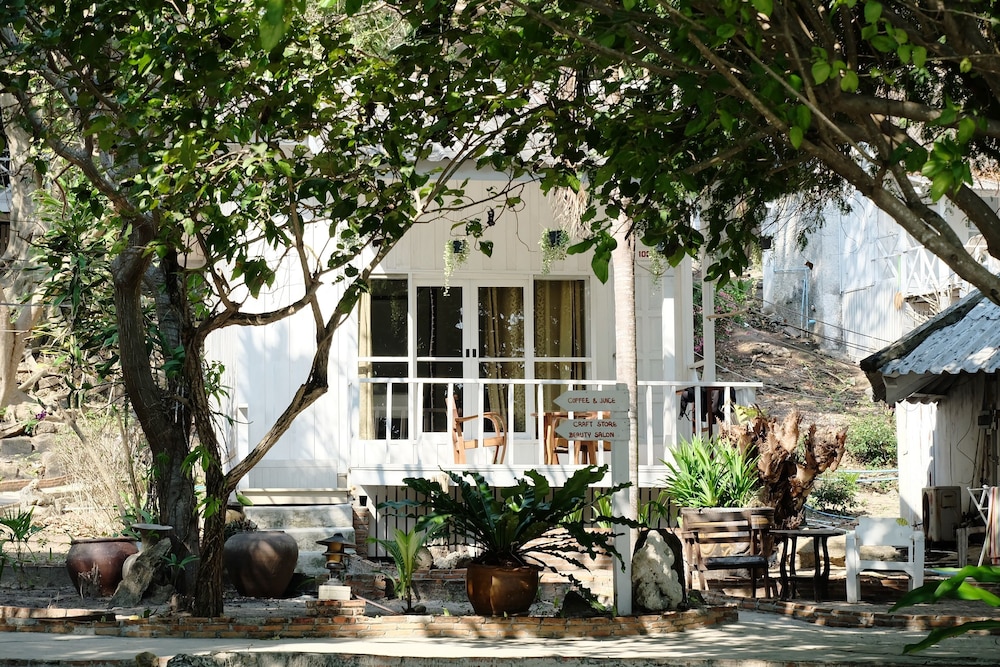 The C Samet Beach Resort 11/78