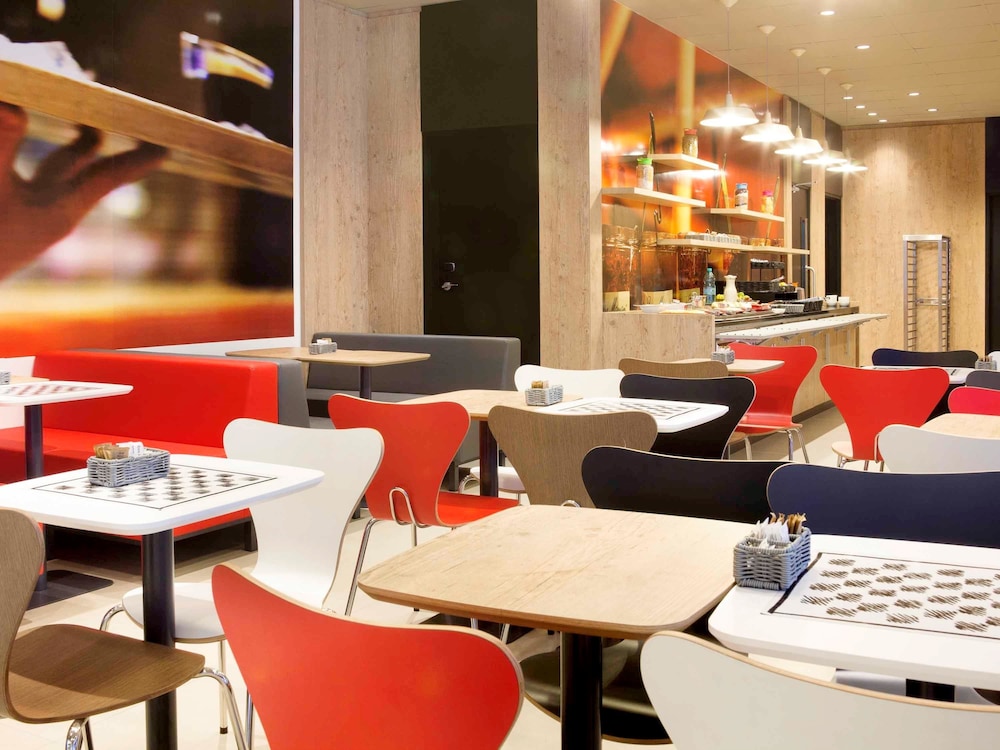 Ibis Paranagua 37/59