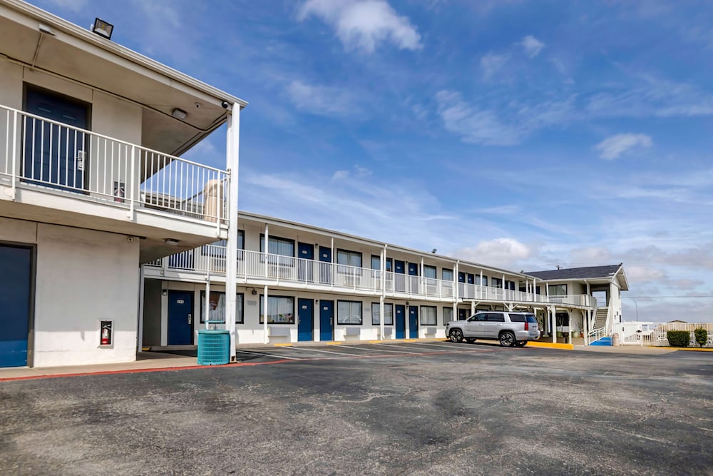 Motel6 Denton, TX - UNT 49/60