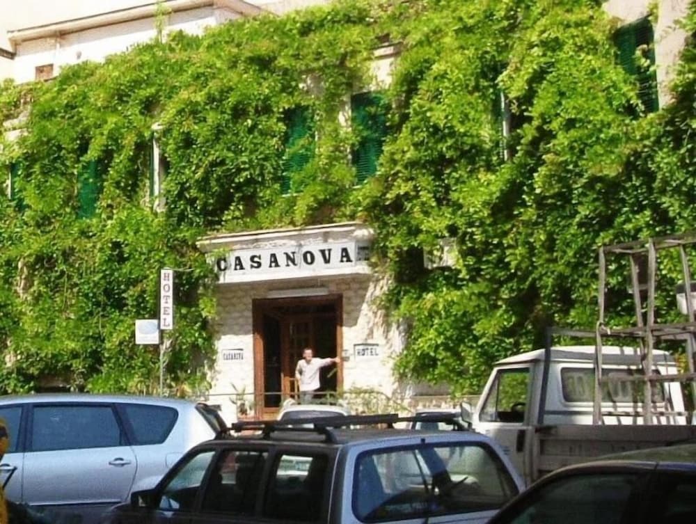 Hotel Casanova 36/39