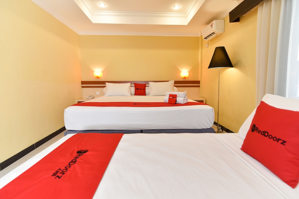 Reddoorz Plus Near Mall Bali Galeria 2 21/35