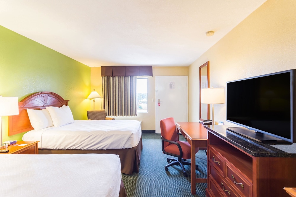 Econo Lodge White Pine Morristown I-81 & I-40 Split 12/37