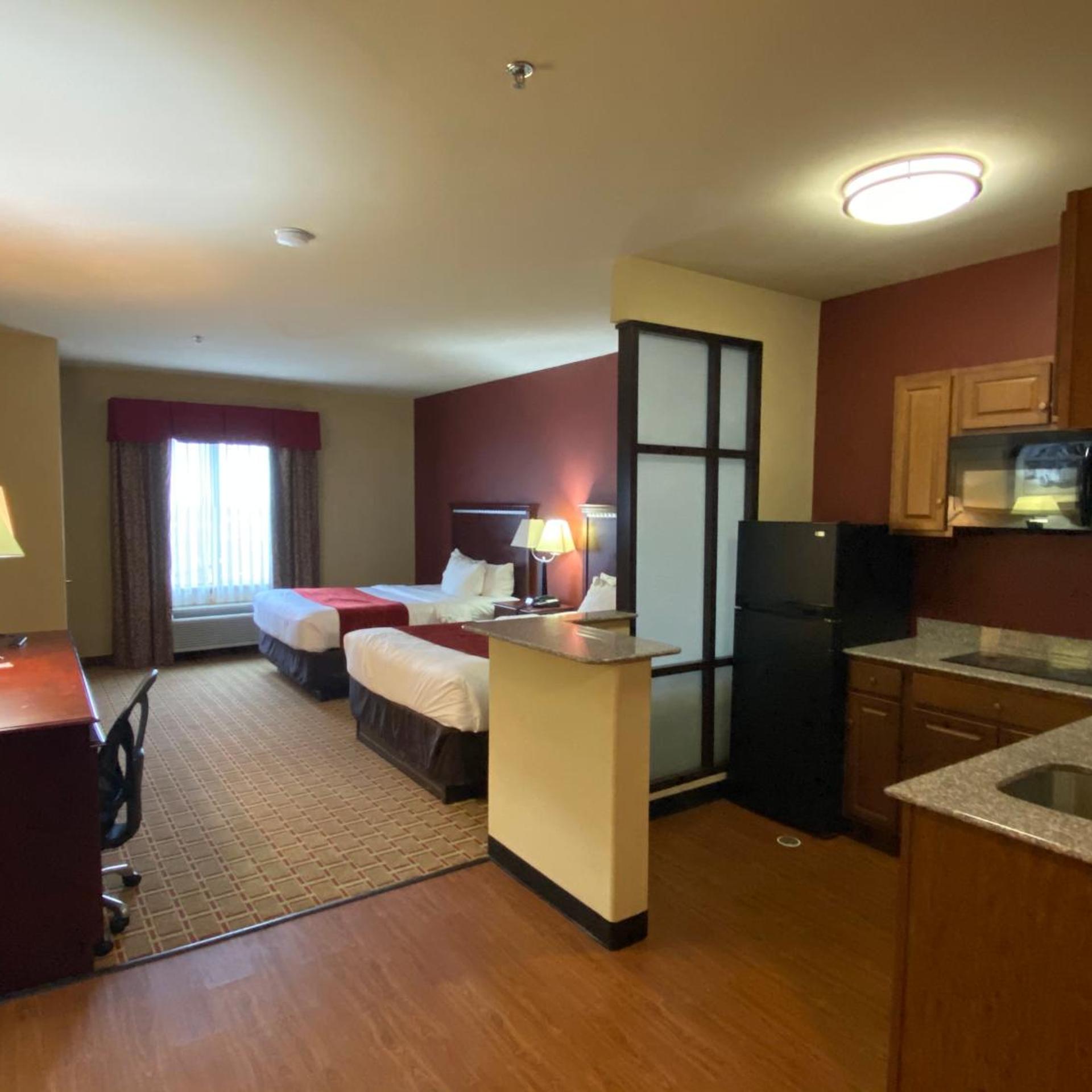 Efficiency, Suite, Queen Bed, Kitchenette
