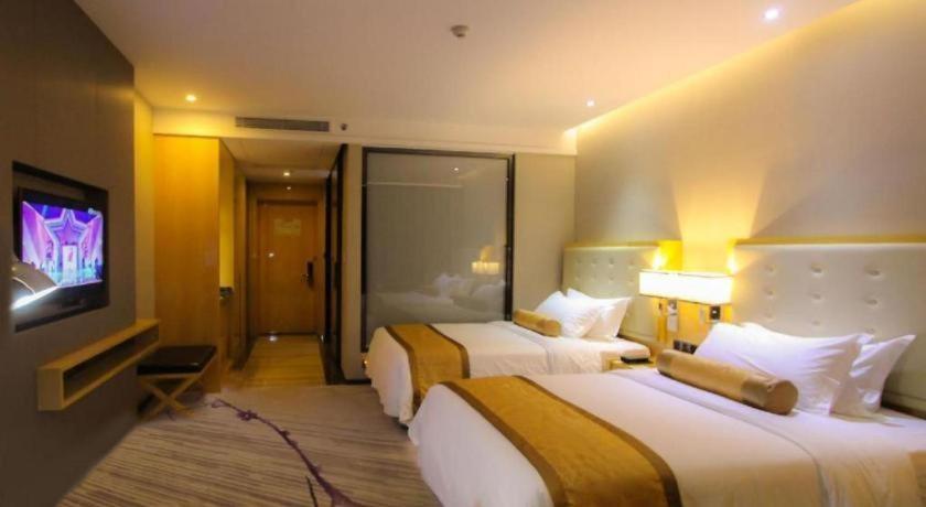 Golden Phoenix International Hotel 14/51