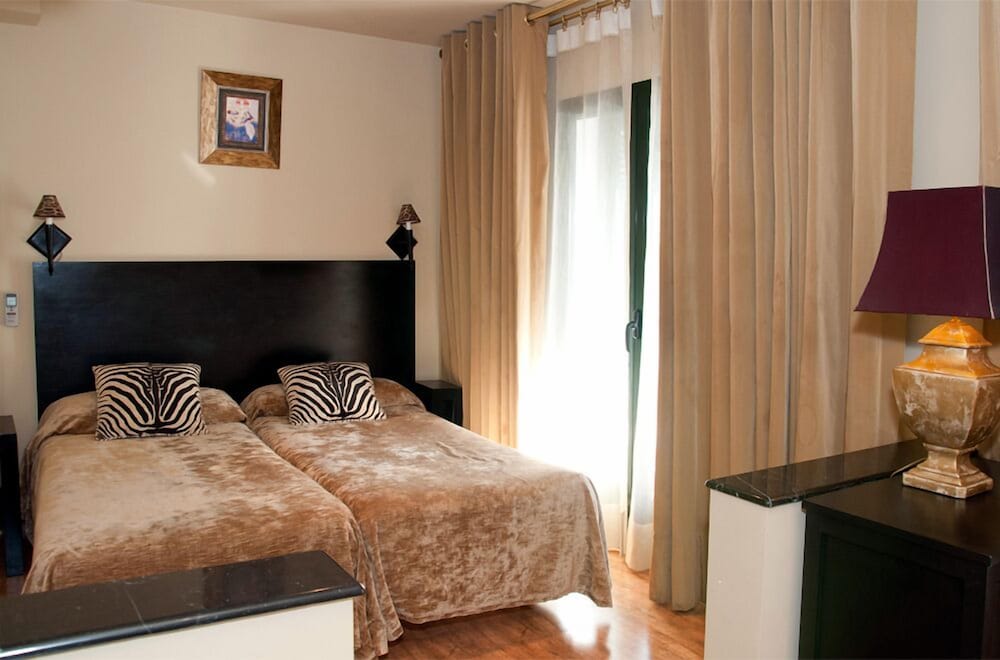 SUPERIOR, DOUBLE BED
