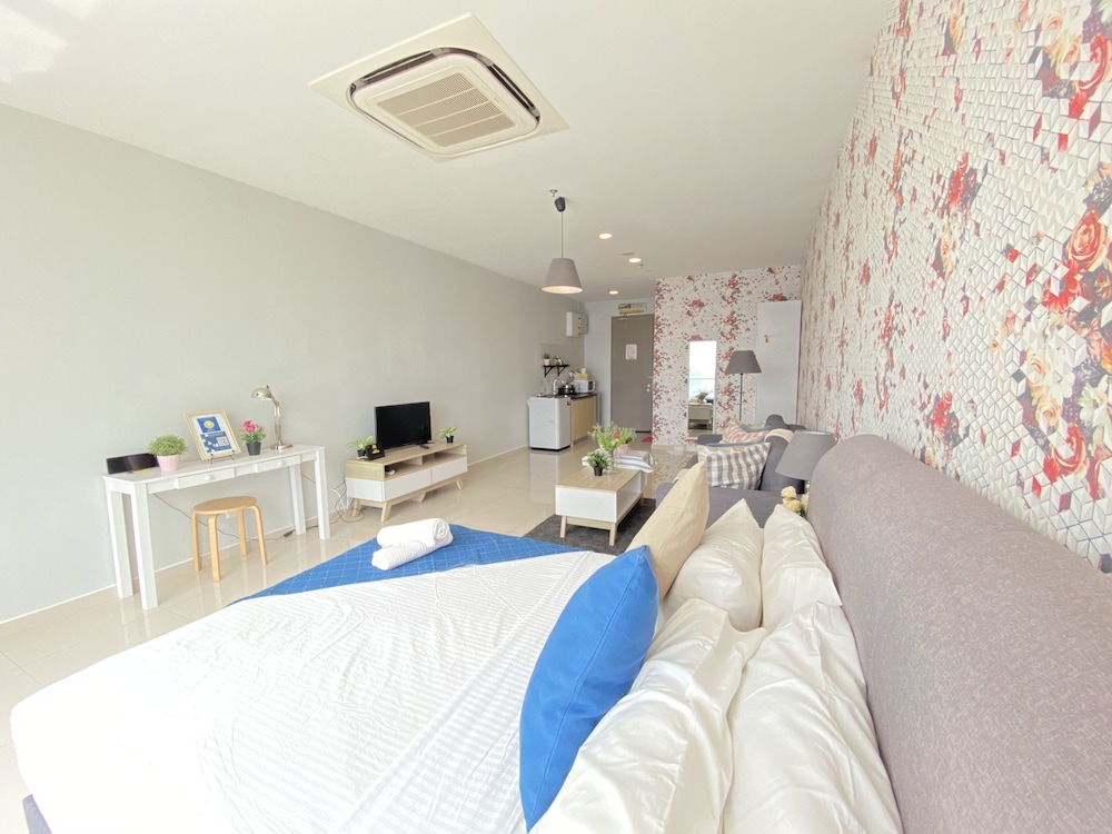 Chrisenbel Suites - Pinnacle Pj 8/37