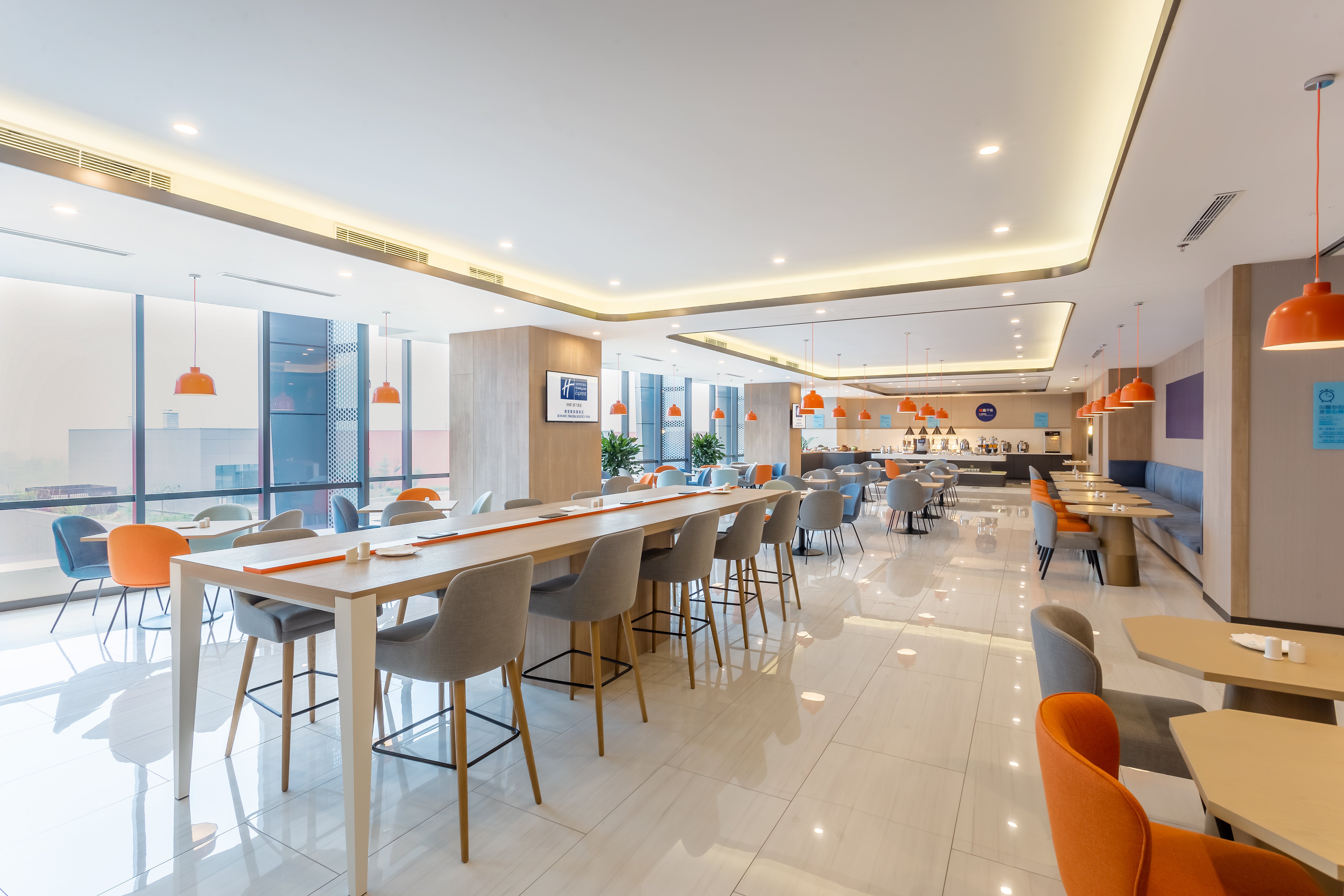 Holiday Inn Express Xi'an Intl Trade&Logistic Park 38/50
