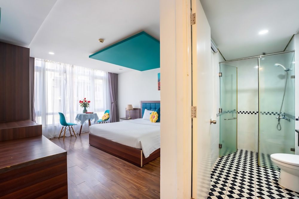 Rich Hotel 49/49