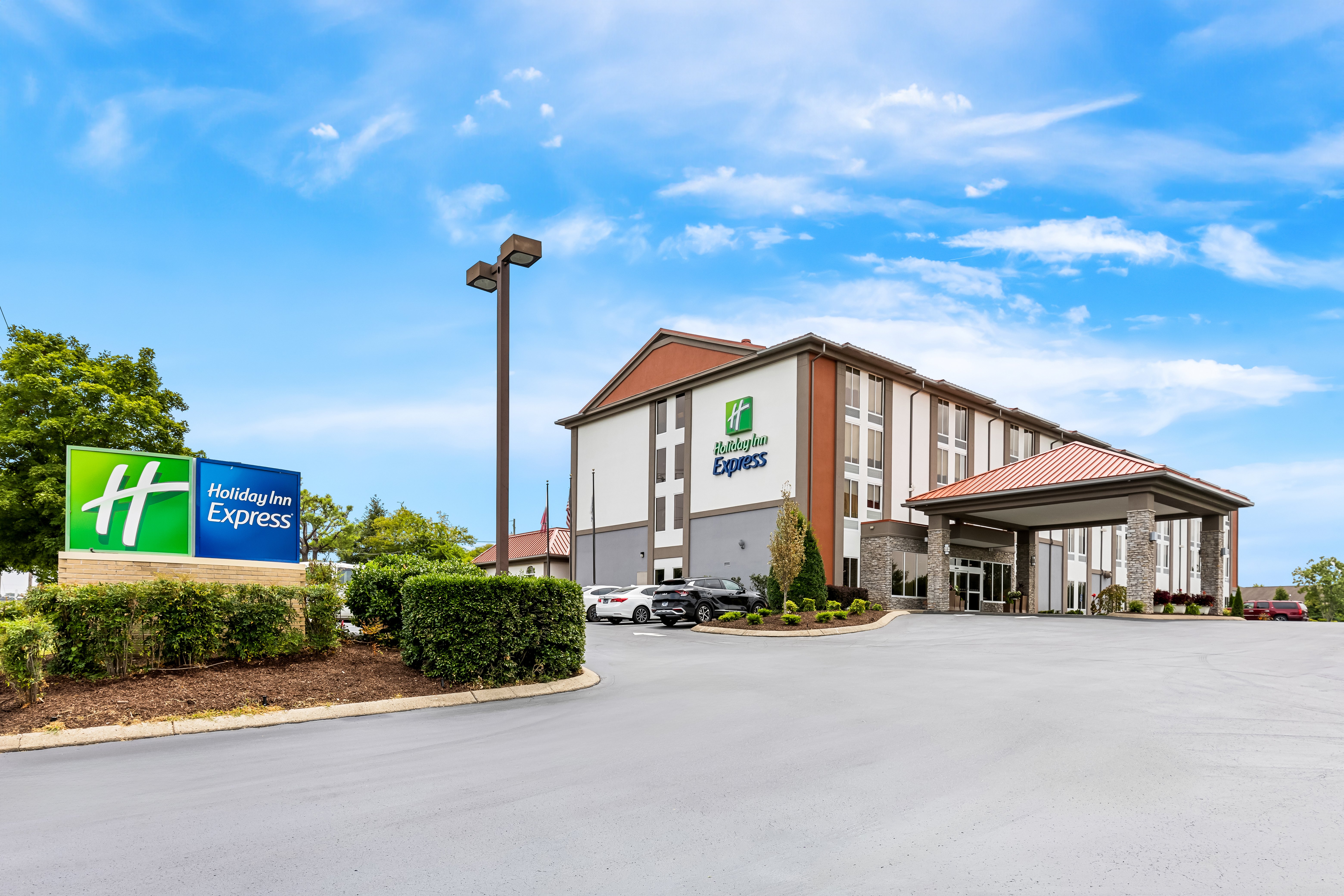 Holiday Inn Express Nashville-Hendersonville 36/41