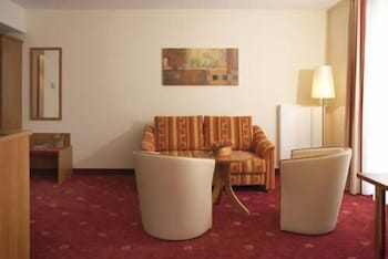Waldhotel Nachtigall 16/38