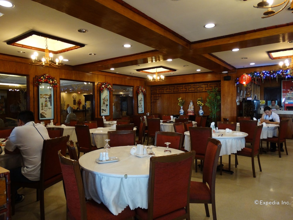 Aloha Hotel 31/48