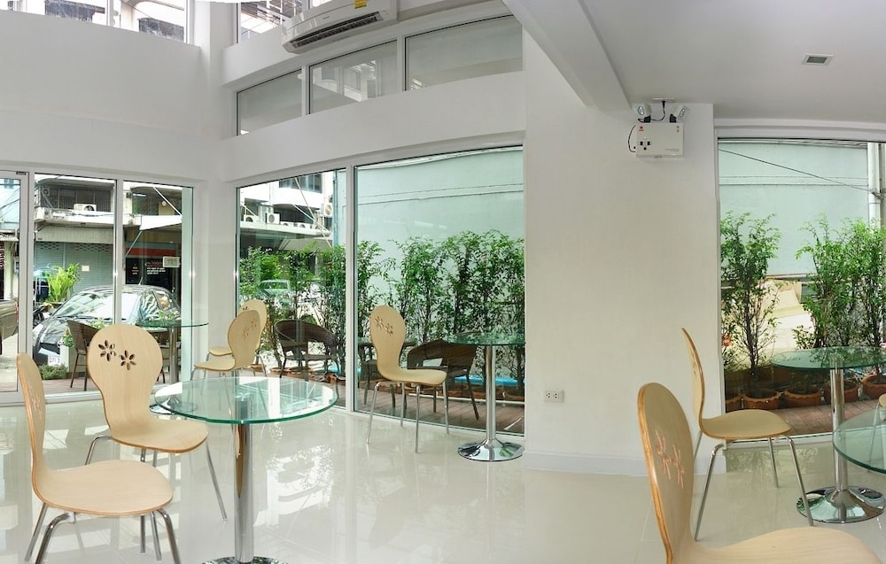 restaurant-cafeteria