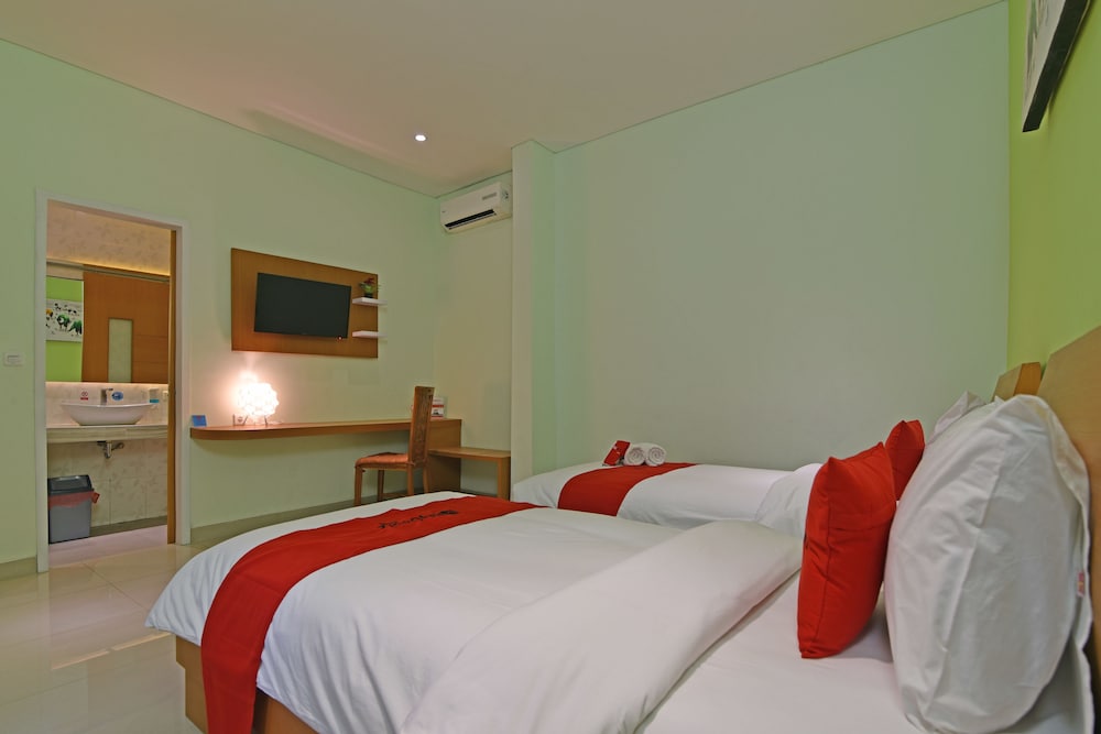 Reddoorz Plus @ Mahendradatta Denpasar 21/42