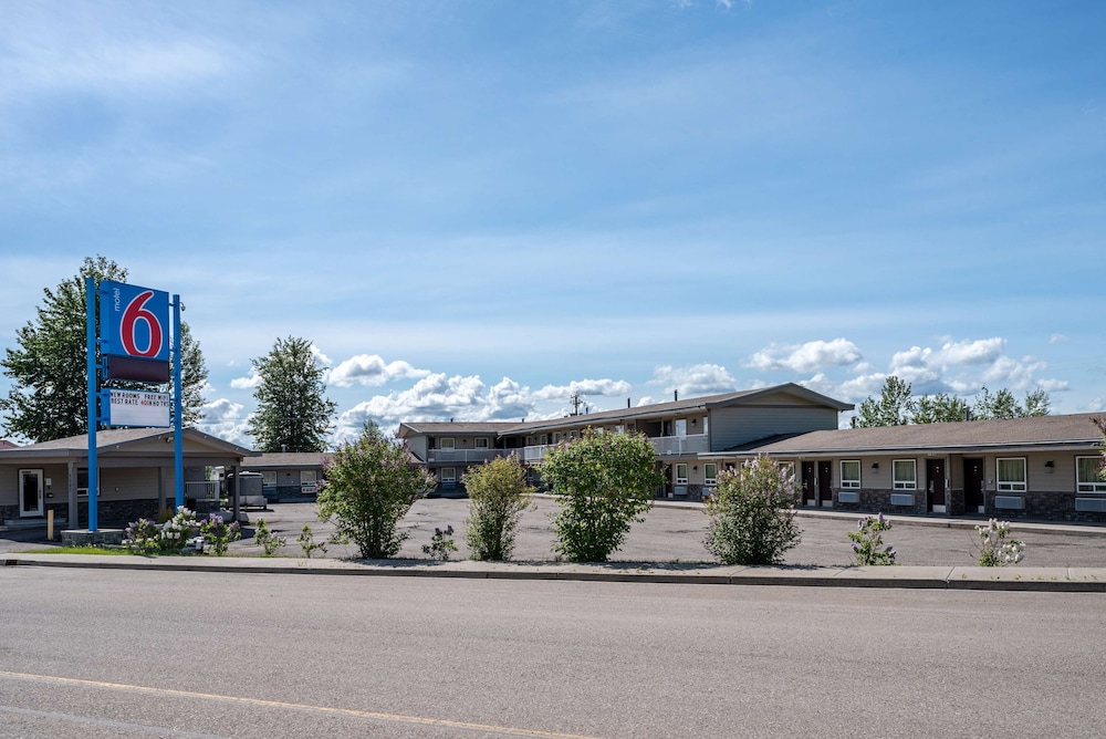 Motel6-Fort Nelson, BC 36/50