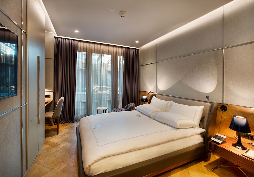 SUPERIOR, DOUBLE BED