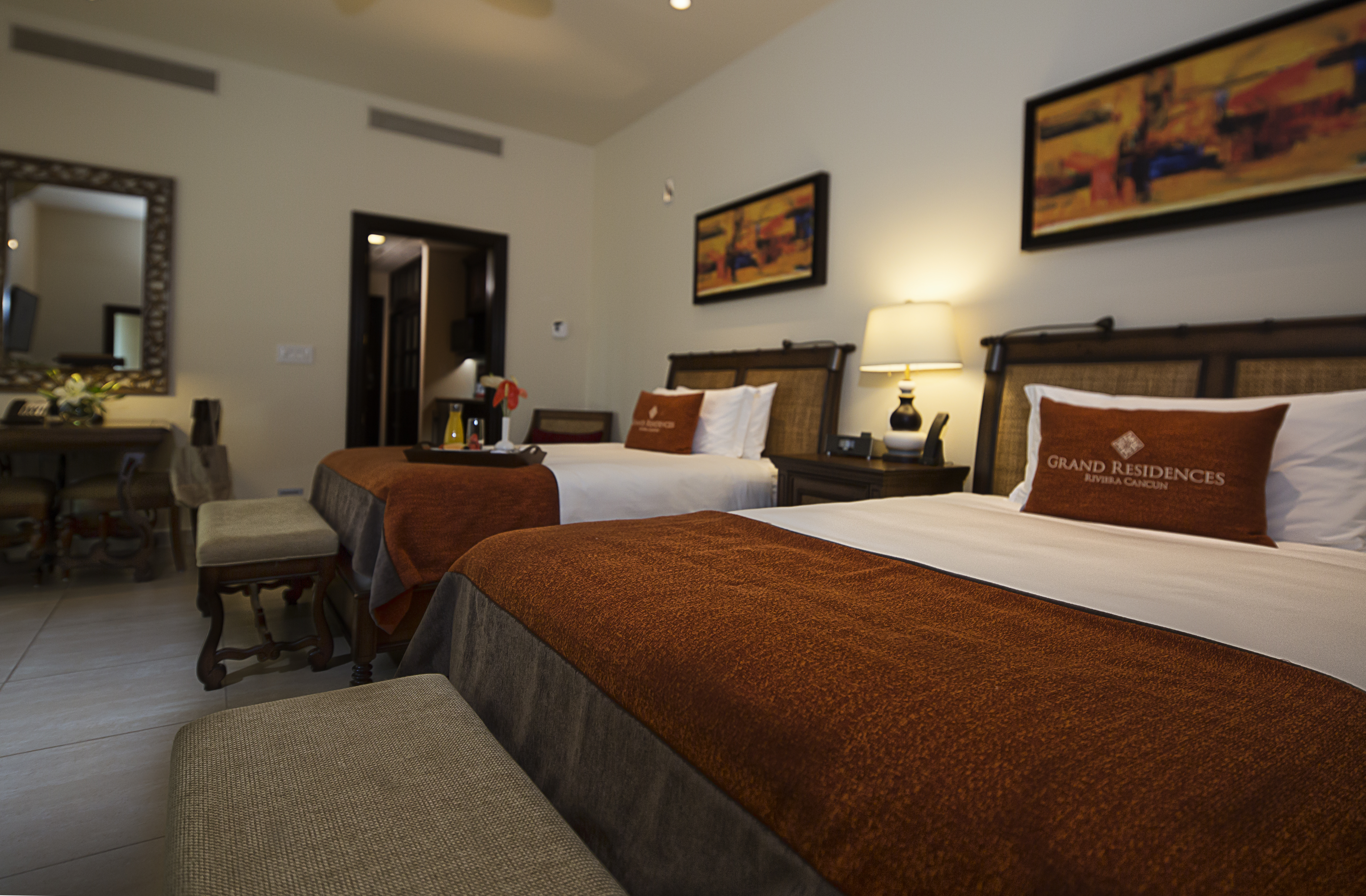 3 Bedrooms, Suite