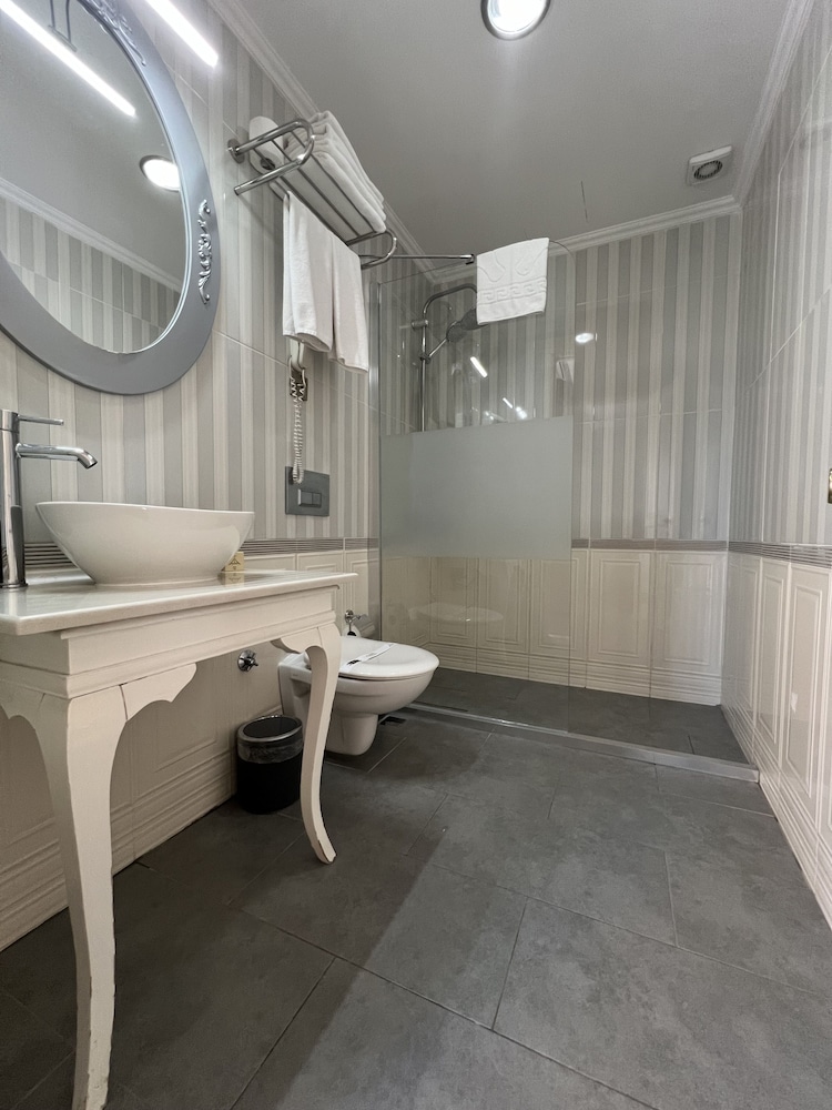 Muyan Suites 37/68