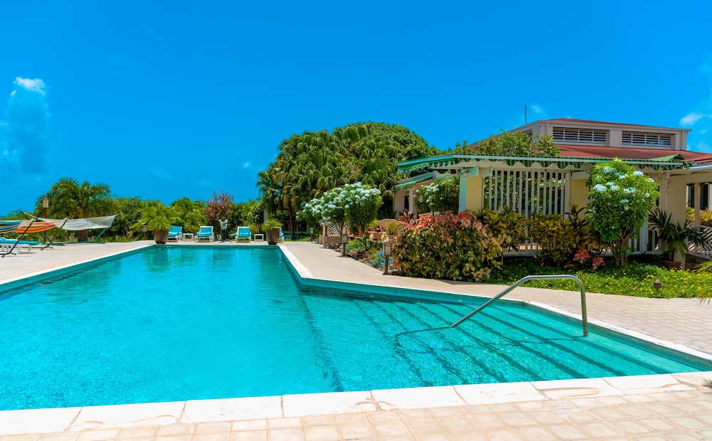 Mount Nevis Hotel and Beach Club 41/72