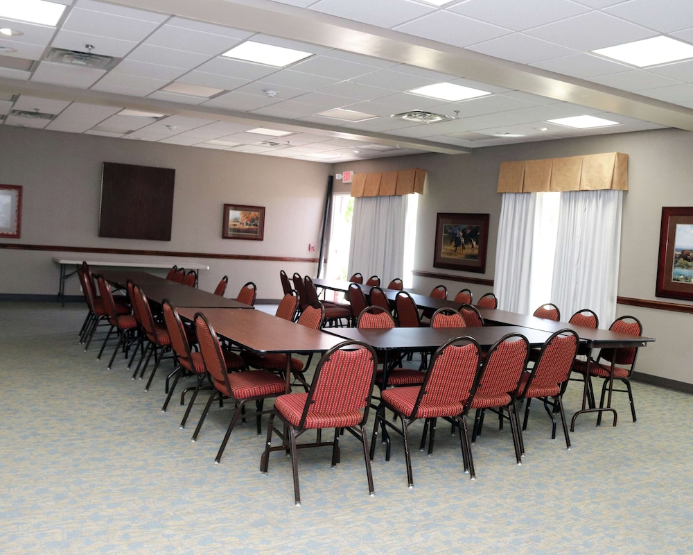 Hampton Inn And Suites Stephenville 35/40