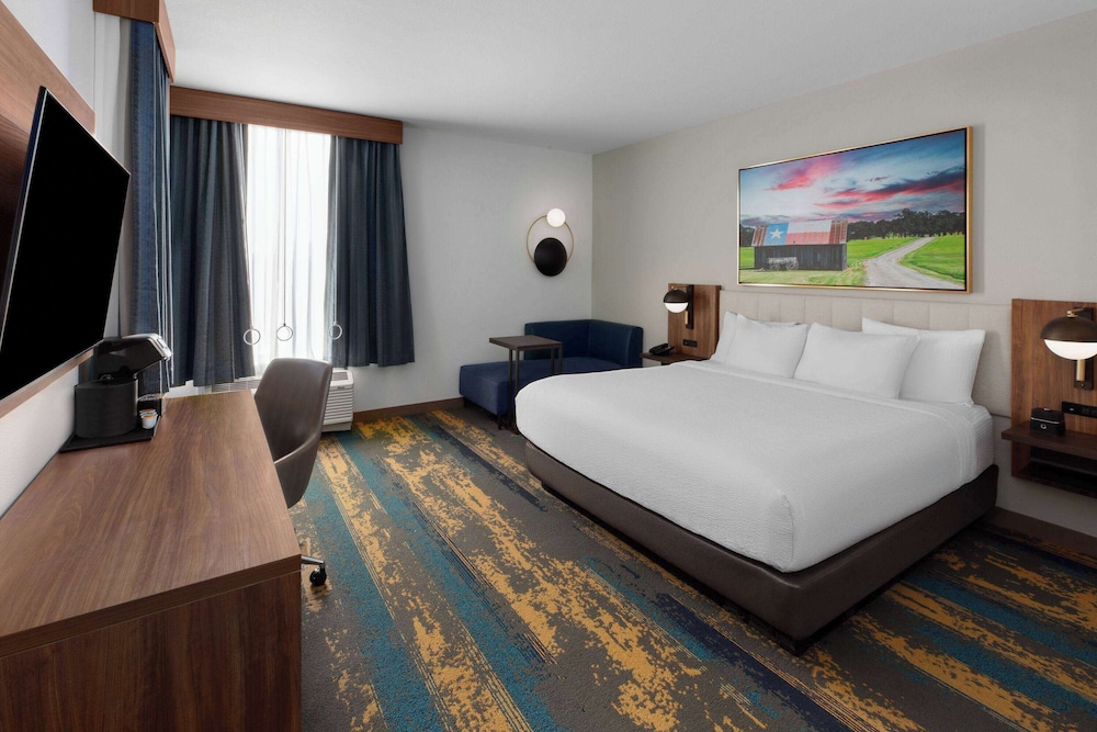 ROOM, KING BED, ACCESSIBLE