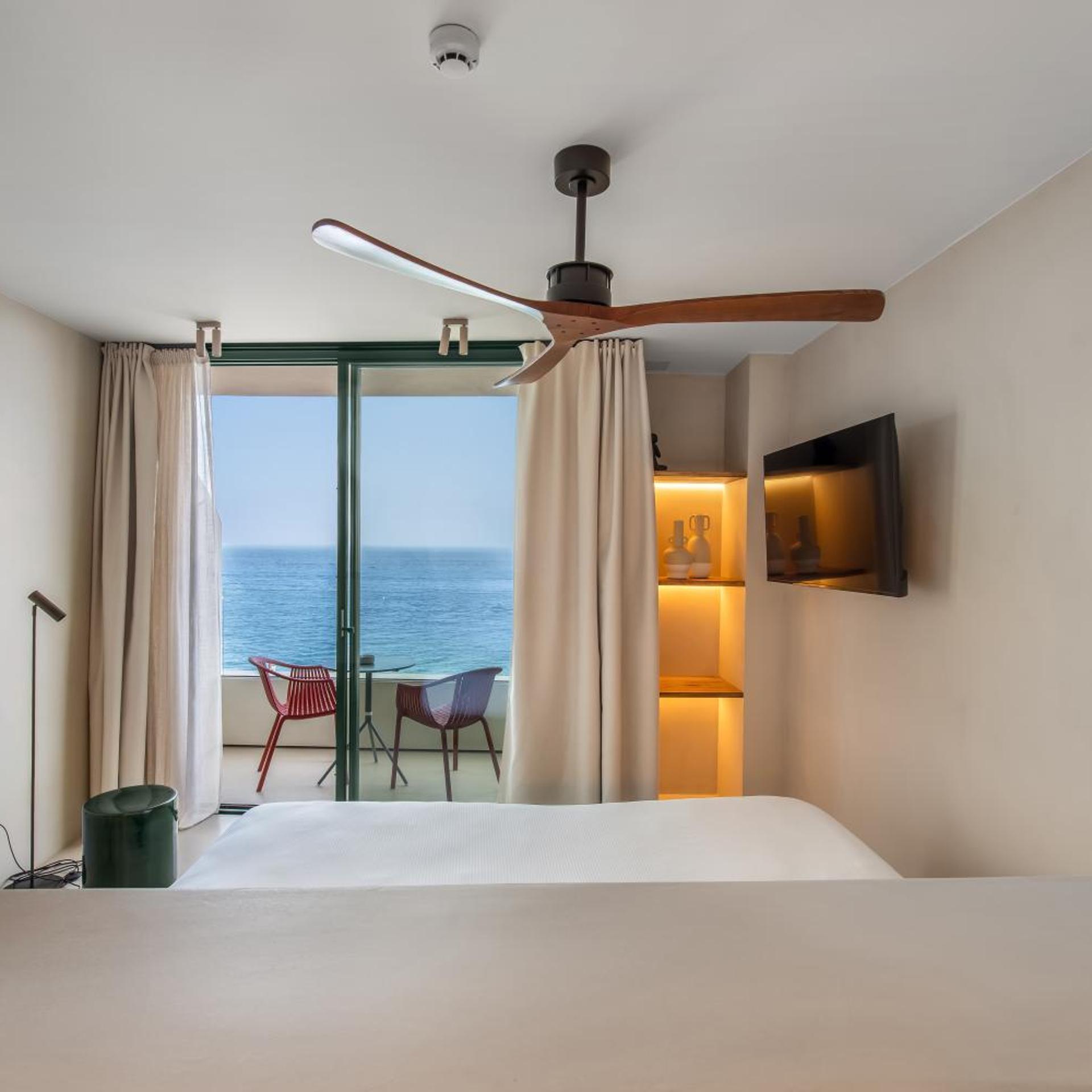 Suites by Miramar 8/50