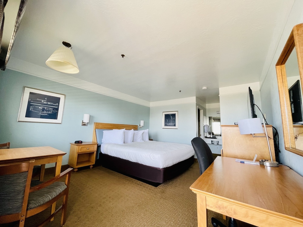 Seabird Lodge by Magnuson Worldwide 32/67