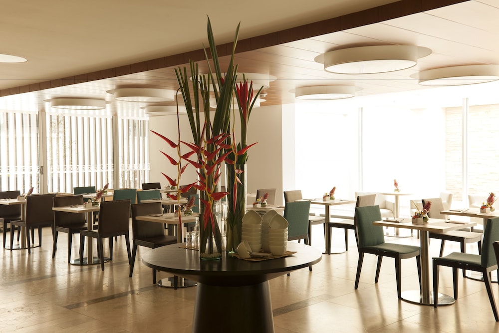 Hotel Bh Bicentenario 40/51